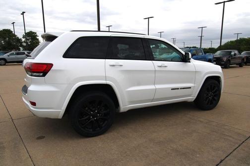 Bright White Clearcoat 2017 Jeep Grand Cherokee Altitude