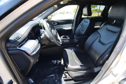 Silver Zynith 2024 Jeep Compass Limited