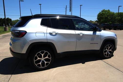 Silver Zynith 2024 Jeep Compass Limited
