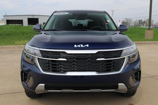 Dark Ocean Blue 2026 Kia Seltos LX