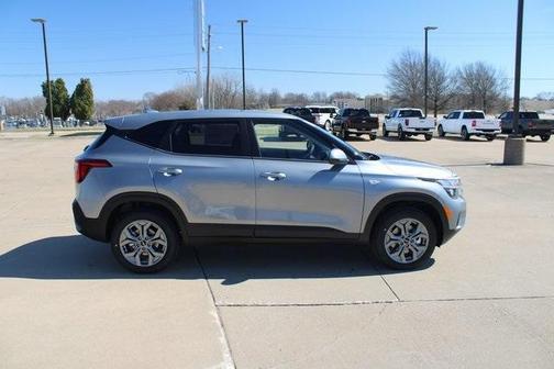2025 Kia Seltos LX