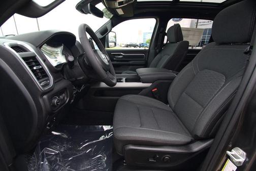 Granite Crystal Clearcoat Metallic 2026 RAM 1500 Big Horn/Lone Star