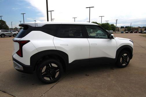 Snow White Pearl 2027 Kia Seltos LX