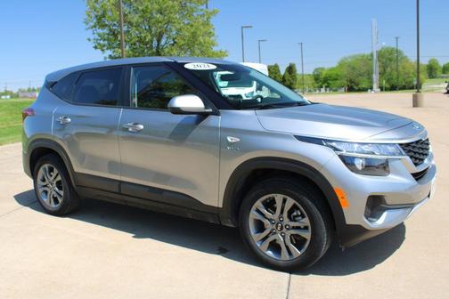 Steel Gray 2021 Kia Seltos LX