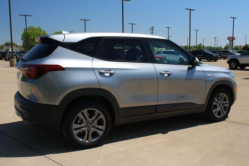 Steel Gray 2021 Kia Seltos LX