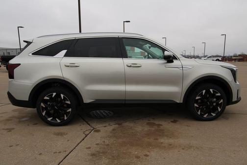 Ivory Silver 2026 Kia Sorento EX