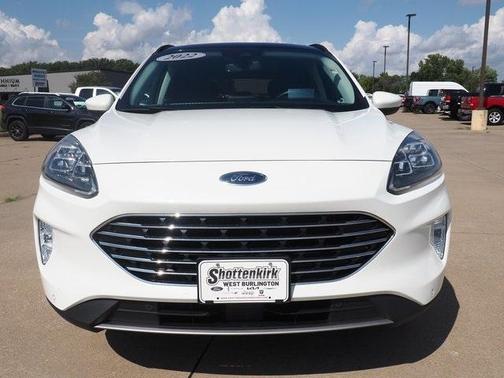 2022 Ford Escape Titanium Hybrid