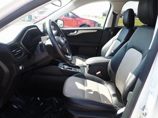 2022 Ford Escape Titanium Hybrid