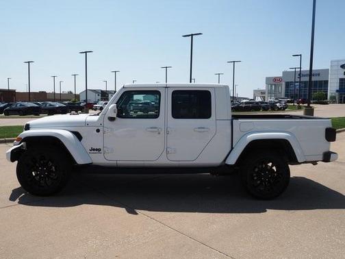 2022 Jeep Gladiator Overland