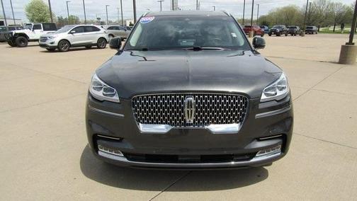 Photo 2 of 50 of 2020 Lincoln Aviator Reserve AWD