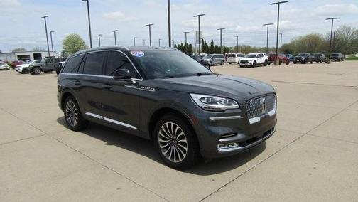 Photo 3 of 50 of 2020 Lincoln Aviator Reserve AWD