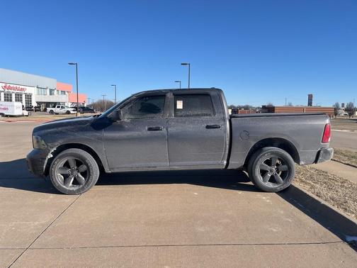 2017 RAM 1500 SLT