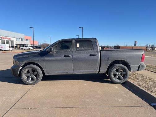 2017 RAM 1500 SLT
