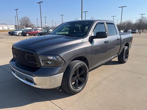 2017 RAM 1500 SLT