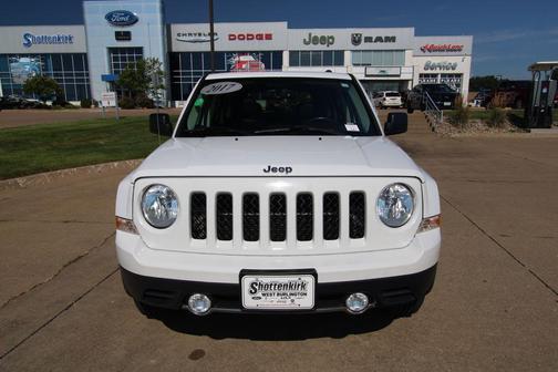 Bright White Clearcoat 2017 Jeep Patriot Latitude