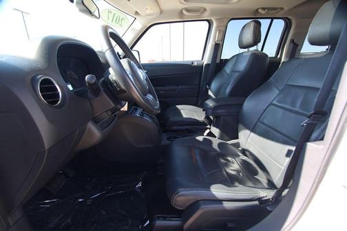 Bright White Clearcoat 2017 Jeep Patriot Latitude