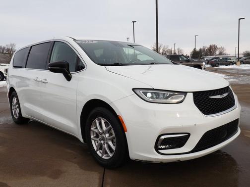 2024 Chrysler Pacifica Touring-L