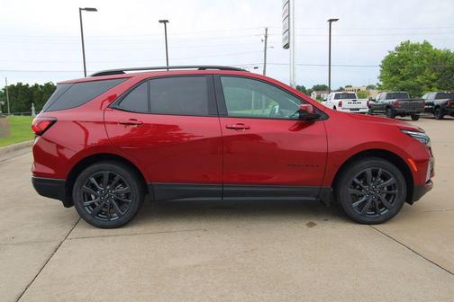 Cherry Red Tintcoat 2022 Chevrolet Equinox RS
