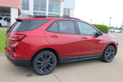 Cherry Red Tintcoat 2022 Chevrolet Equinox RS