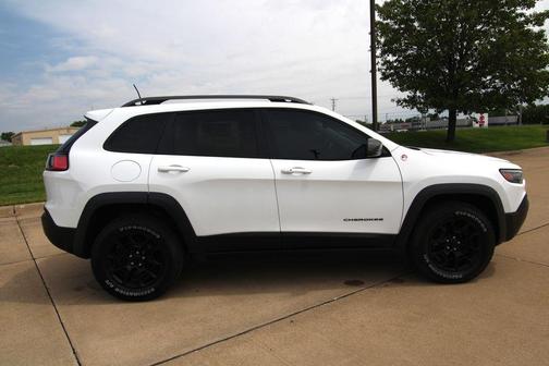 Bright White Clearcoat 2021 Jeep Cherokee Trailhawk