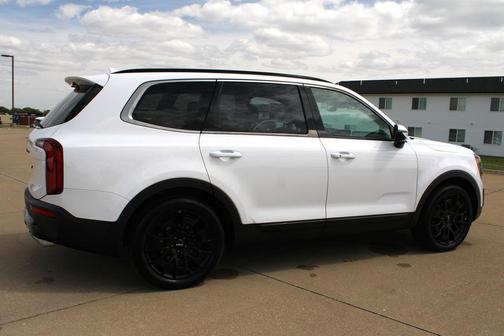Glacial White Pearl 2022 Kia Telluride EX