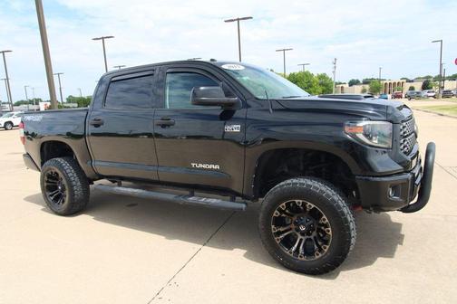 Midnight Black Metallic 2019 Toyota Tundra SR5