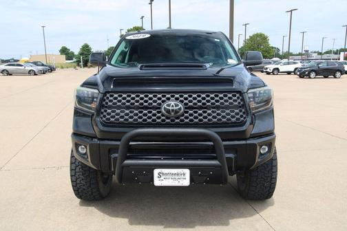 Midnight Black Metallic 2019 Toyota Tundra SR5