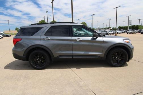 Carbonized Gray Metallic 2021 Ford Explorer XLT