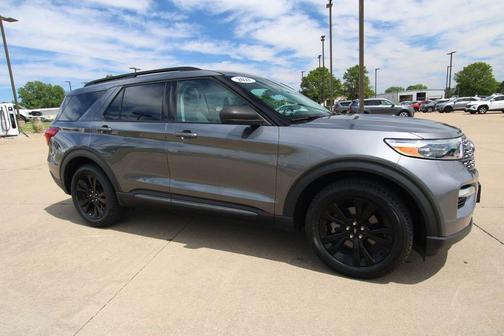 Carbonized Gray Metallic 2021 Ford Explorer XLT