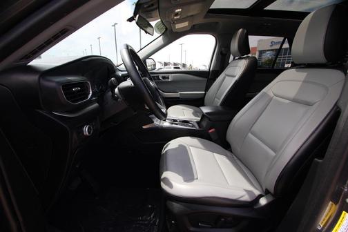 Carbonized Gray Metallic 2021 Ford Explorer XLT
