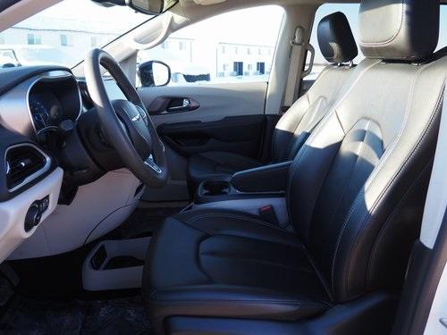 2024 Chrysler Pacifica Touring-L