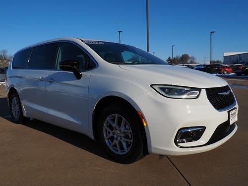 2024 Chrysler Pacifica Touring-L