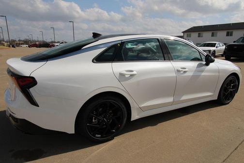 Snow White Pearl 2026 Kia K5 GT-Line