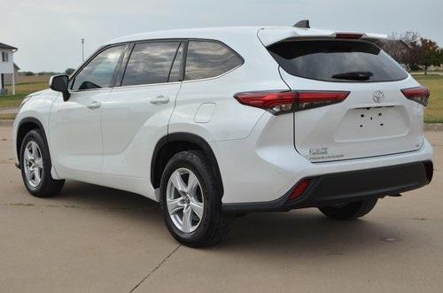2022 Toyota Highlander LE