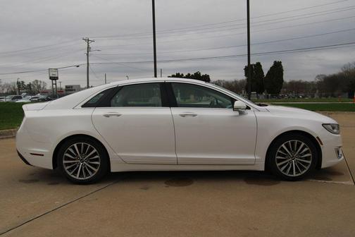 2017 Lincoln MKZ Select