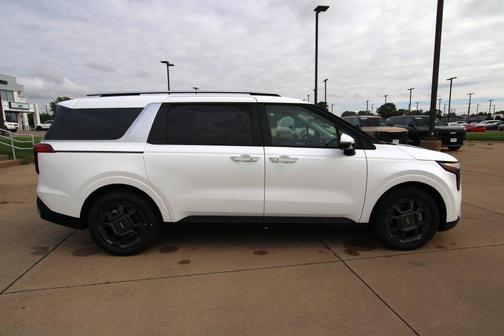 Snow White Pearl 2027 Kia Carnival EX