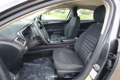Magnetic 2017 Ford Fusion SE
