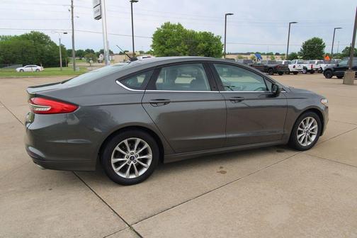 Magnetic 2017 Ford Fusion SE