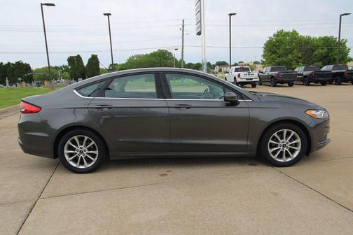 Magnetic 2017 Ford Fusion SE
