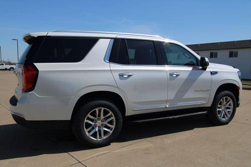 White Frost Tri-Coat 2021 GMC Yukon SLT