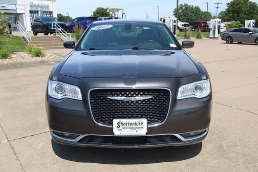 Granite Crystal Clearcoat Metallic 2017 Chrysler 300 Limited