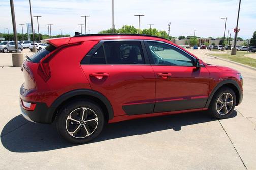 Red 2026 Kia Niro EX