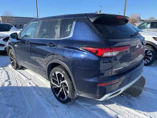 2024 Mitsubishi Outlander PHEV SE