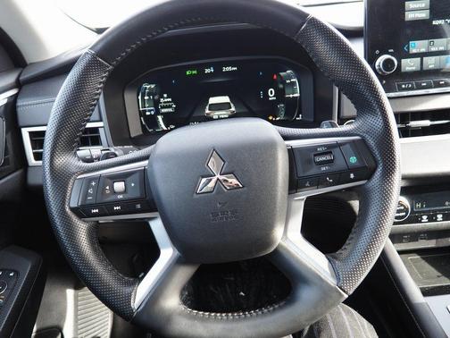 2024 Mitsubishi Outlander PHEV SE