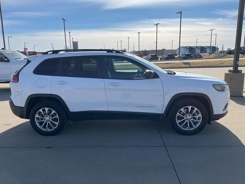 2022 Jeep Cherokee Latitude Lux