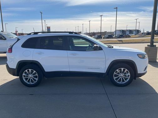 2022 Jeep Cherokee Latitude Lux