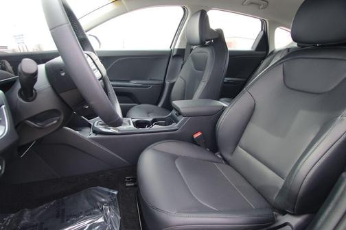 Snow White Pearl 2026 Kia K4 EX