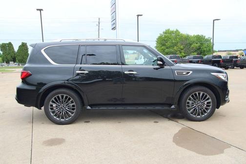Diamond Black 2024 INFINITI QX80 SENSORY