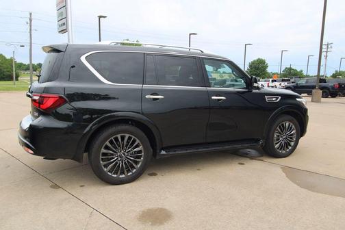 Diamond Black 2024 INFINITI QX80 SENSORY