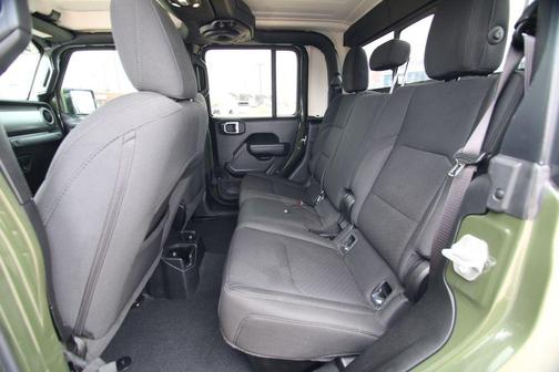 Sarge Green Clearcoat 2022 Jeep Gladiator Sport